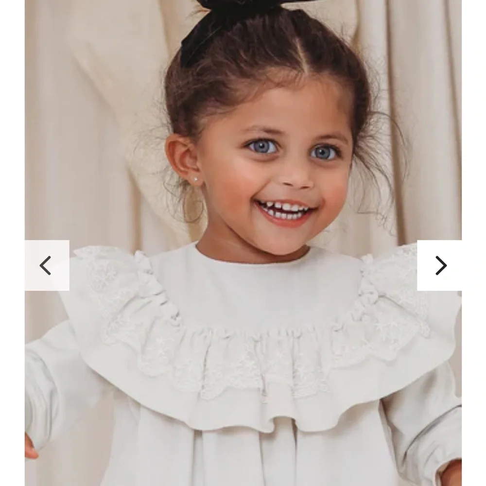 ROSE & ALBERT EXCLUSIVE Margot Ivory velvet & lace romper Girls Size 3T